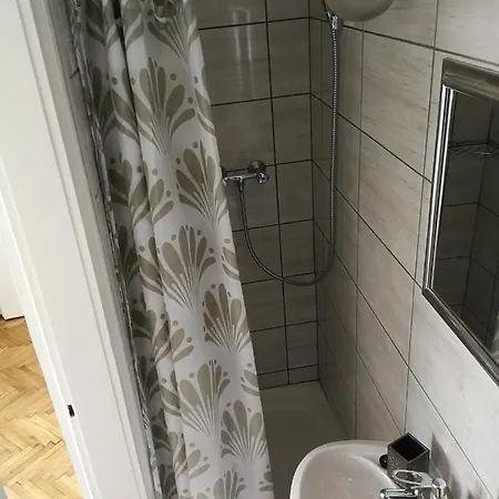 Apartment Tuecsoek Apartman *