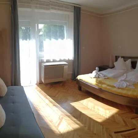 Tuecsoek Apartman Apartment Heviz