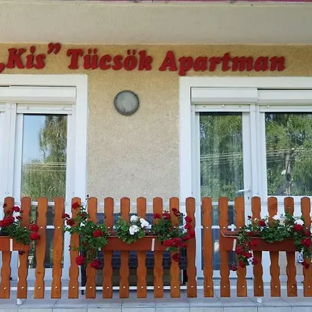 Apartment Tuecsoek Apartman *